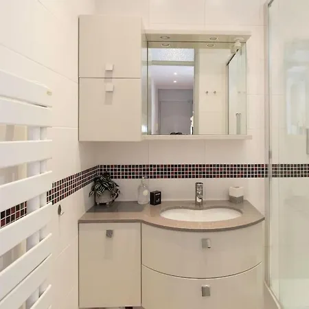 #57 Notre Dame Balcony & Ac Apartamento Niza