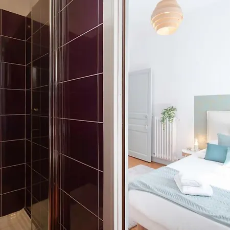 #57 Notre Dame Balcony & Ac *