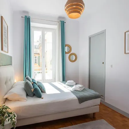 #57 Notre Dame Balcony & Ac * Niza