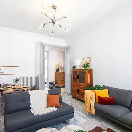 #57 Notre Dame Balcony & Ac