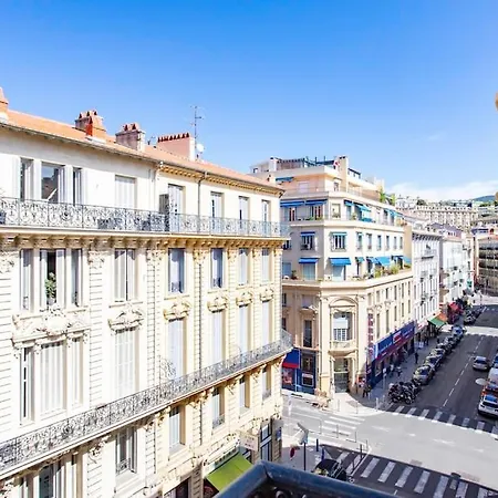 #57 Notre Dame Balcony & Ac Niza