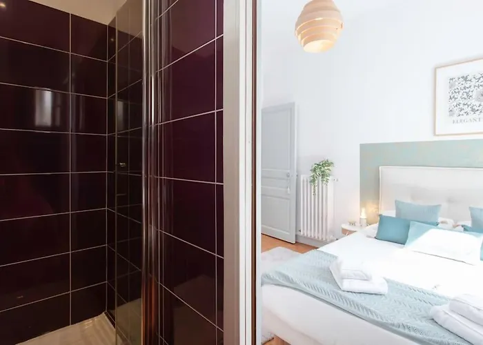 #57 Notre Dame Balcony & Ac *